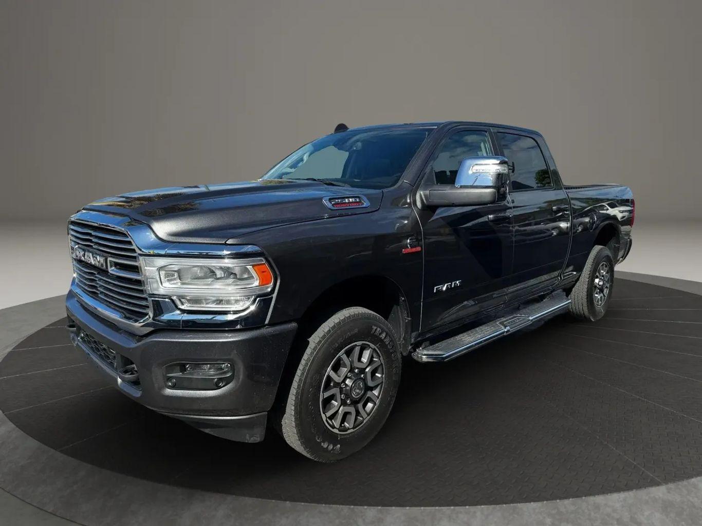 Ram 2500 Crew Cab Laramie Pickup 4D 6 1/3 Ft - Thumbnail 7