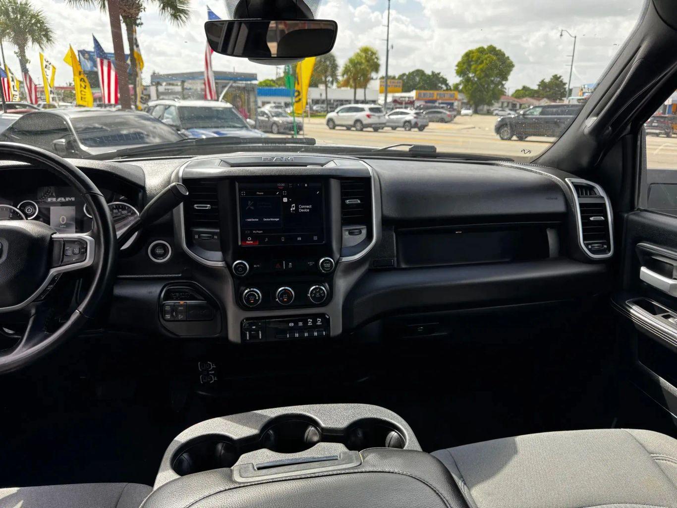 Ram 2500 Crew Cab Big Horn Pickup 4D 6 1/3 Ft - Thumbnail 19