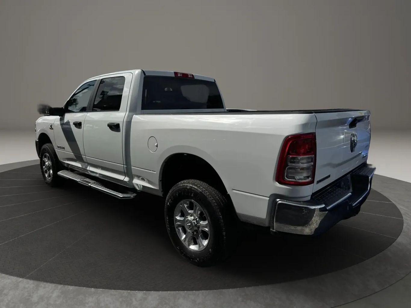 Ram 2500 Crew Cab Big Horn Pickup 4D 6 1/3 Ft - Thumbnail 9