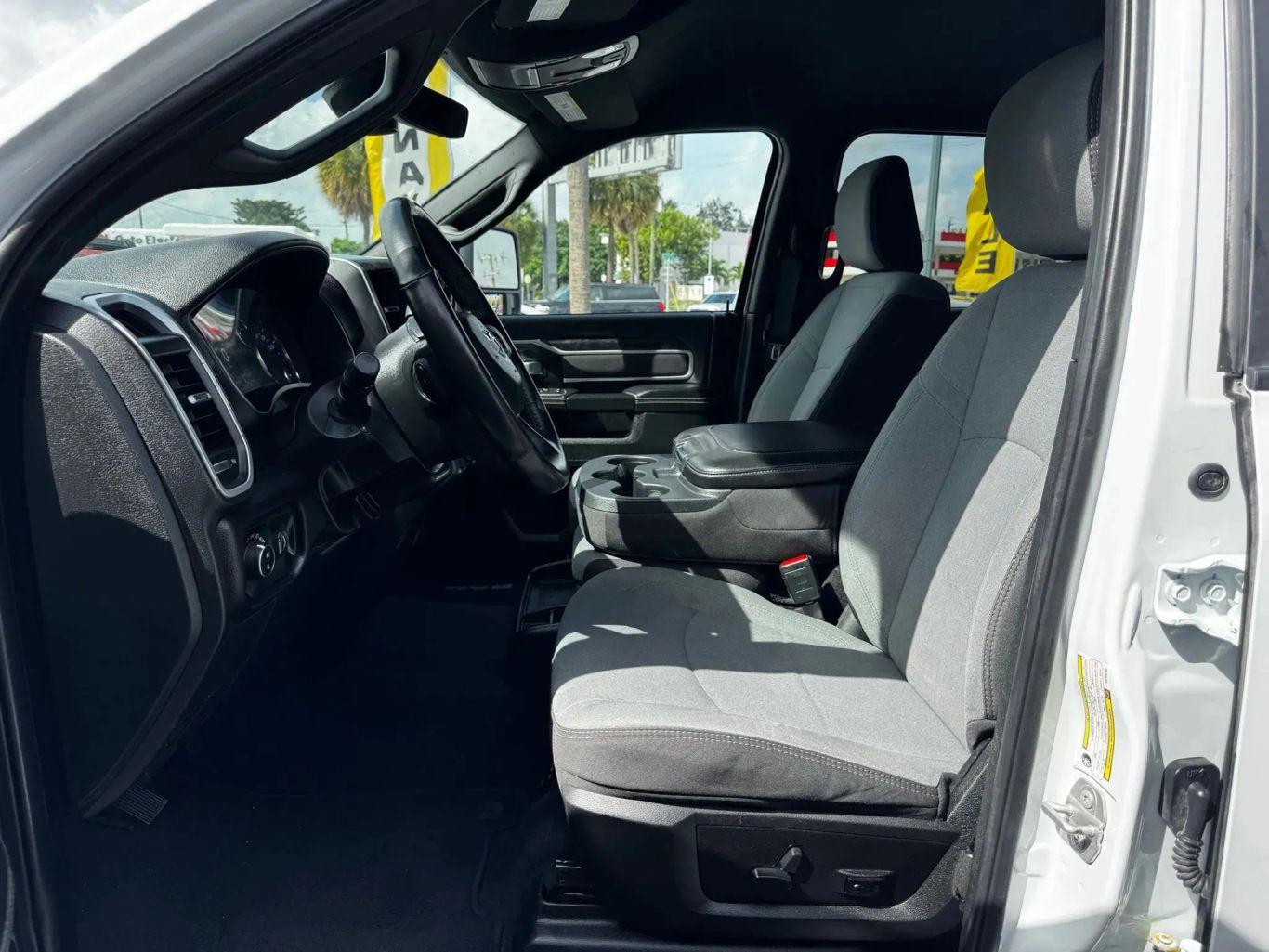 Ram 2500 Crew Cab Big Horn Pickup 4D 6 1/3 Ft - Thumbnail 13