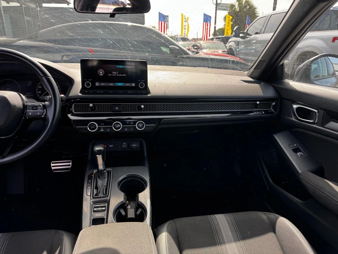 Honda Civic Sport Hatchback 4D - Thumbnail 17