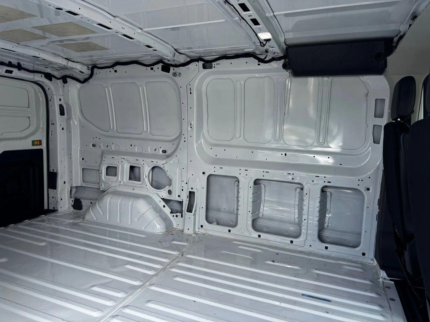 Ford Transit 250 Cargo Van Low Roof W/Lwb Van 3D - Thumbnail 8