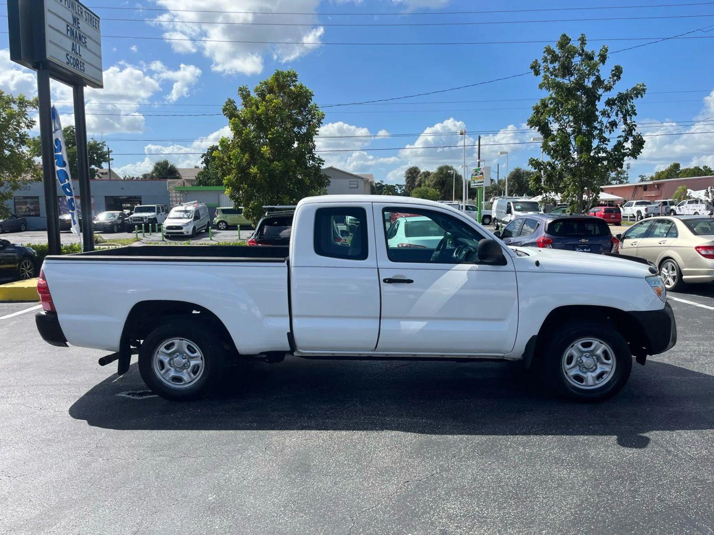 Toyota Tacoma - Thumbnail 12