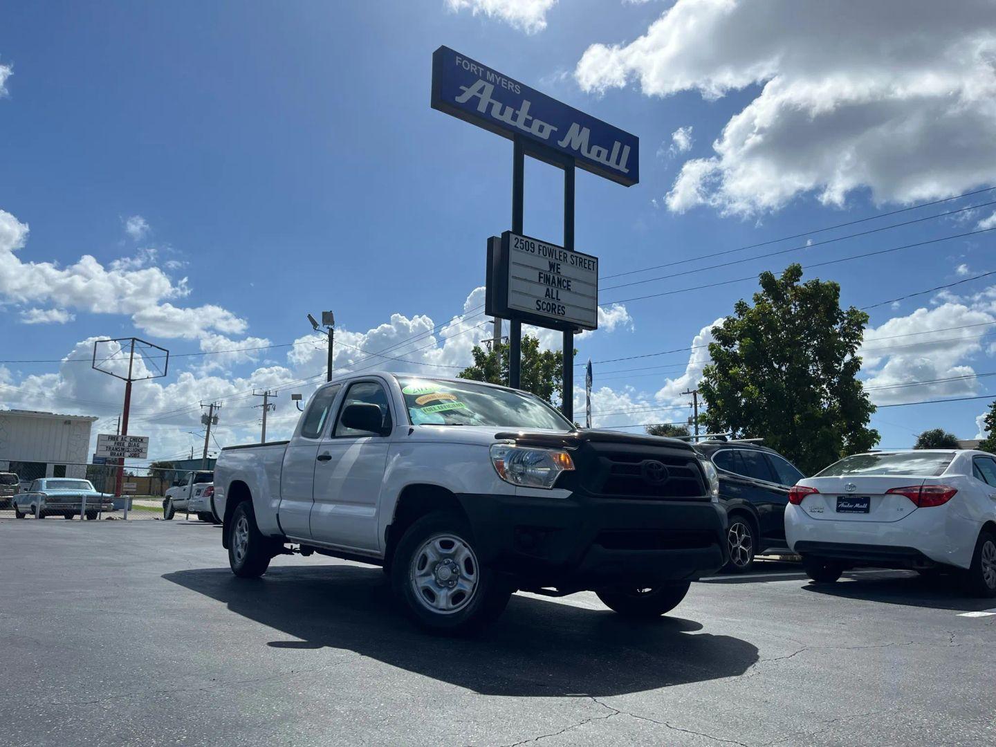 Toyota Tacoma - Thumbnail 9