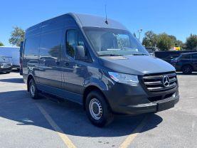 Mercedes-Benz Sprinter 2500 Crew - Thumbnail 4