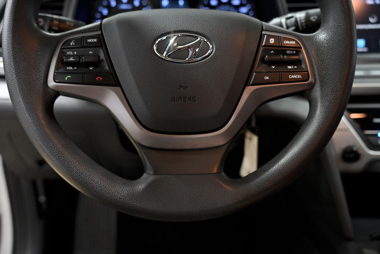 Hyundai Elantra - Thumbnail 8