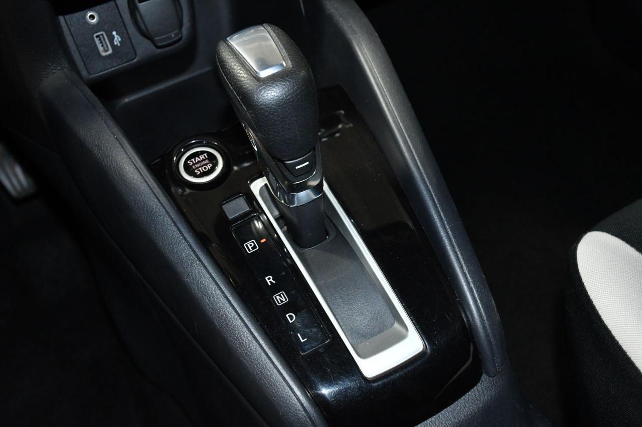 Nissan Versa - Thumbnail 12