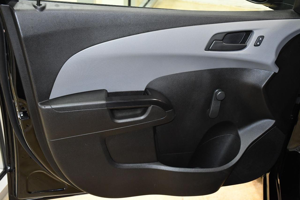 Chevrolet Sonic - Thumbnail 17