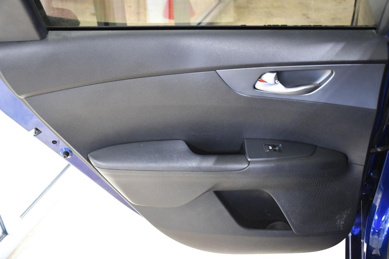 Kia Forte - Thumbnail 18