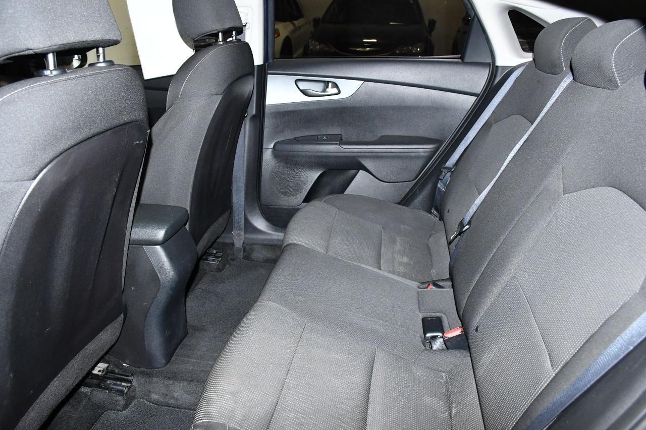 Kia Forte - Thumbnail 17