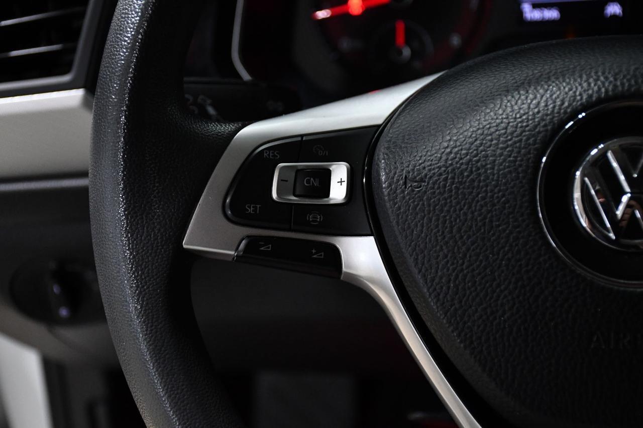 Volkswagen Jetta - Thumbnail 8