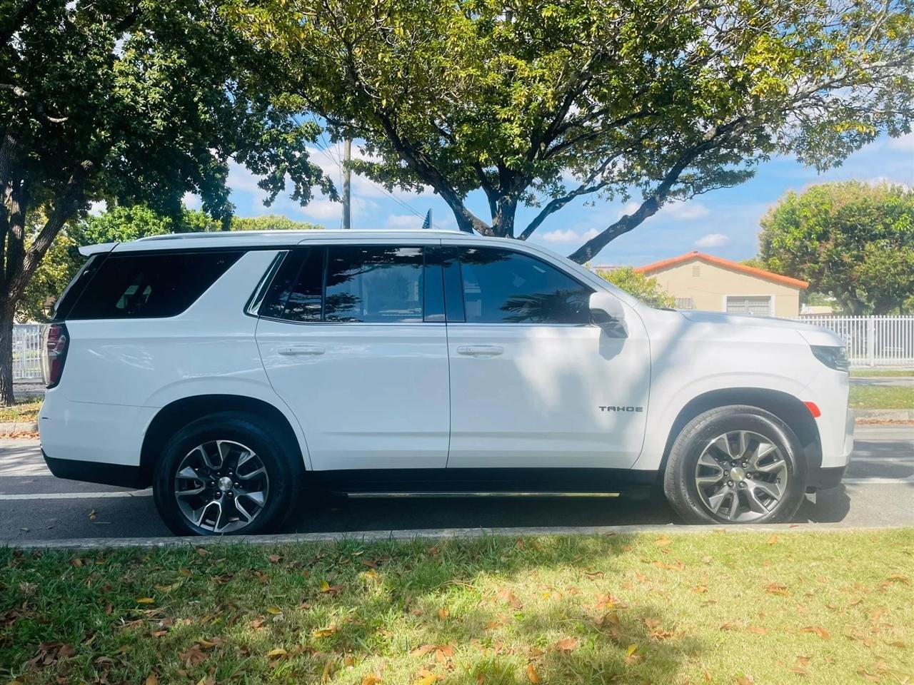 Chevrolet Tahoe - Thumbnail 7