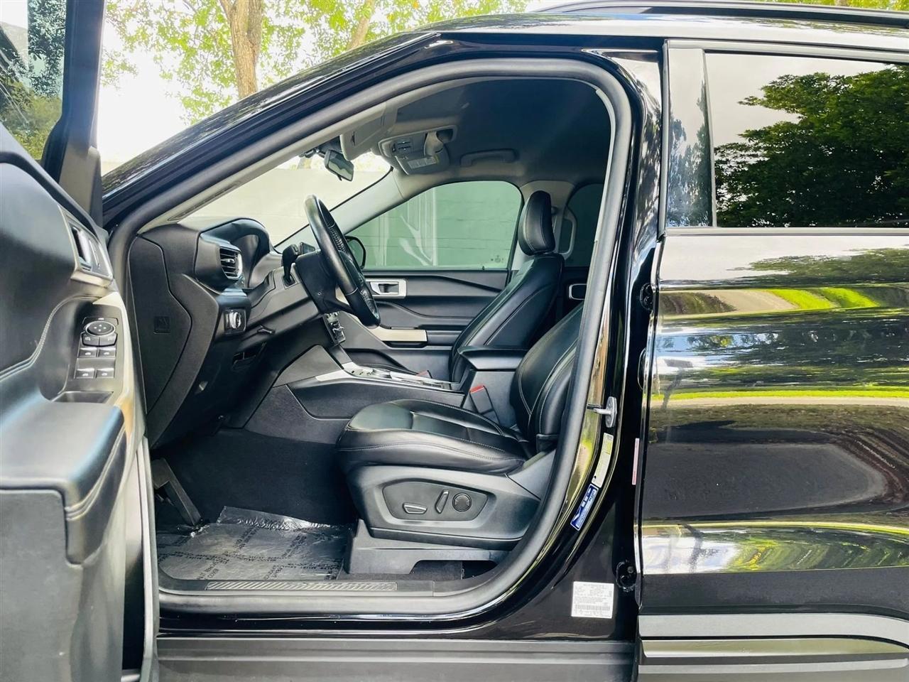 Ford Explorer - Thumbnail 10