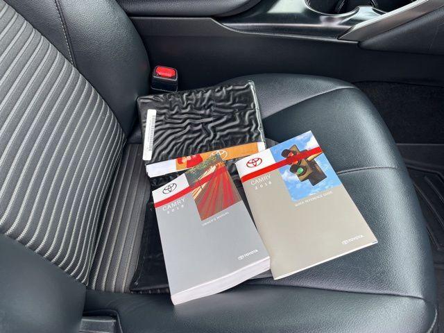 Toyota Camry - Thumbnail 15