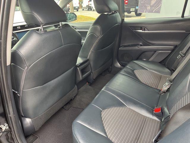 Toyota Camry - Thumbnail 18