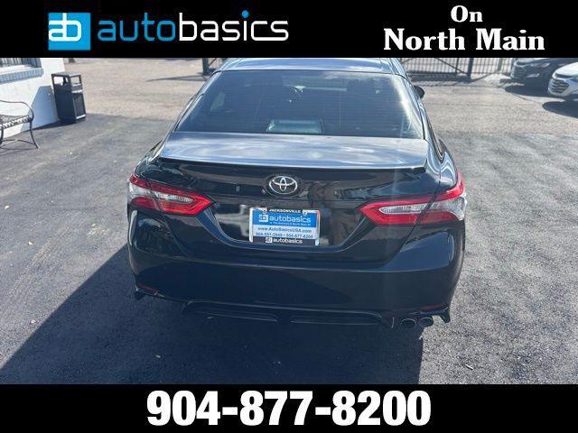 Toyota Camry - Thumbnail 3