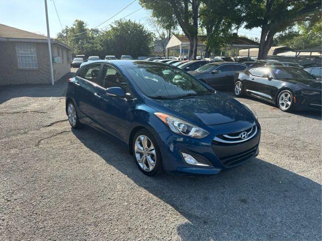 HYUNDAI ELANTRA - Thumbnail 3