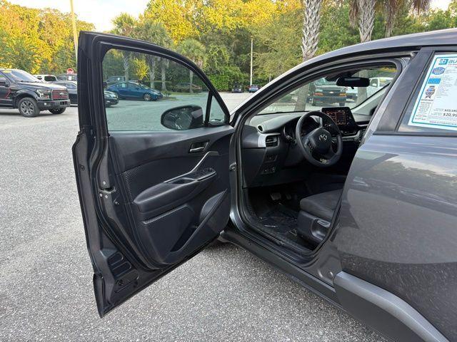 Toyota C-HR - Thumbnail 11