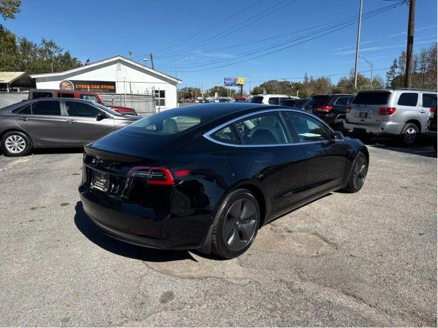 TESLA MODEL 3 - Thumbnail 5