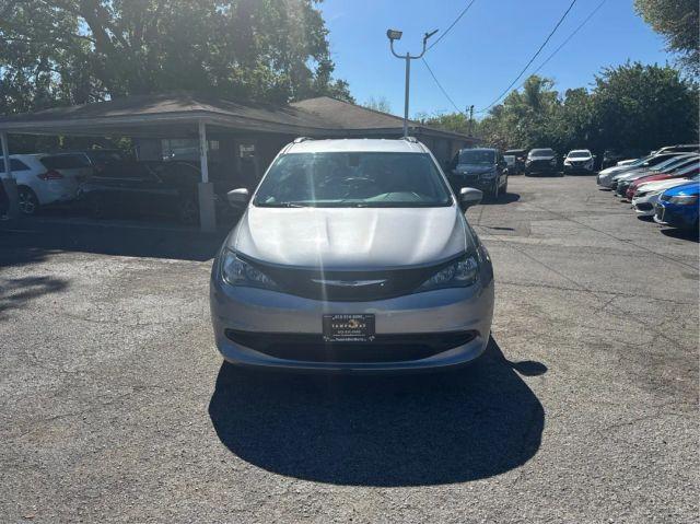 CHRYSLER VOYAGER - Thumbnail 2