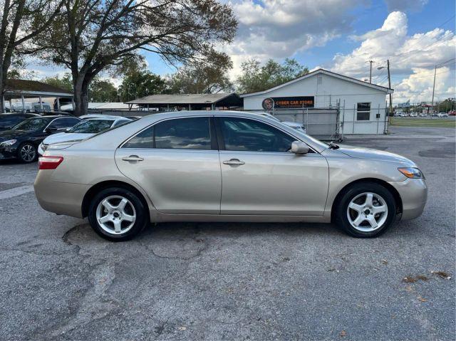 TOYOTA CAMRY - Thumbnail 4