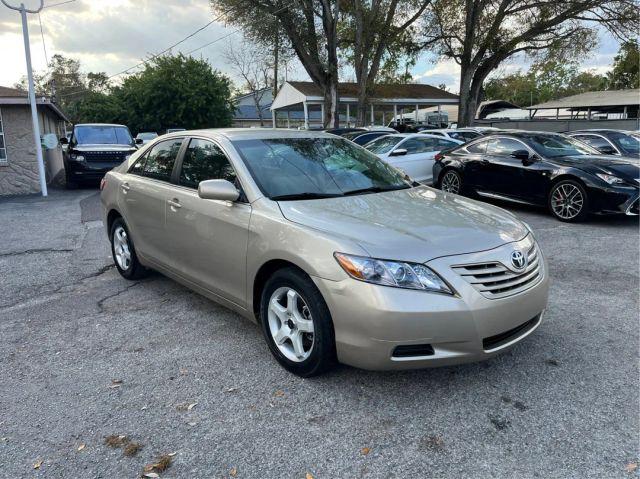 TOYOTA CAMRY - Thumbnail 3