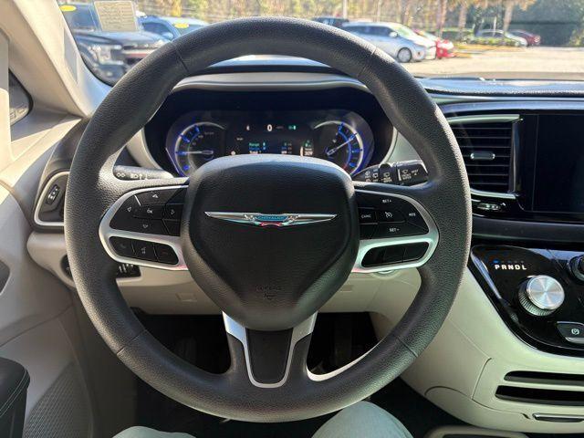 Chrysler Pacifica Hybrid - Thumbnail 16