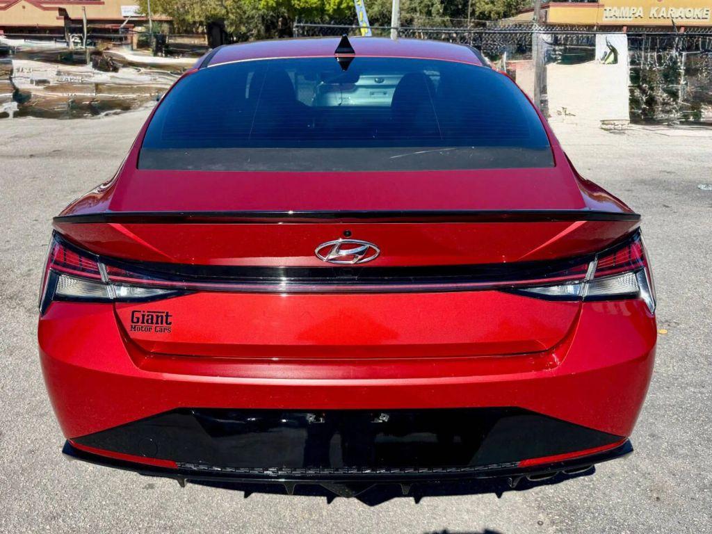 Hyundai Elantra - Thumbnail 15