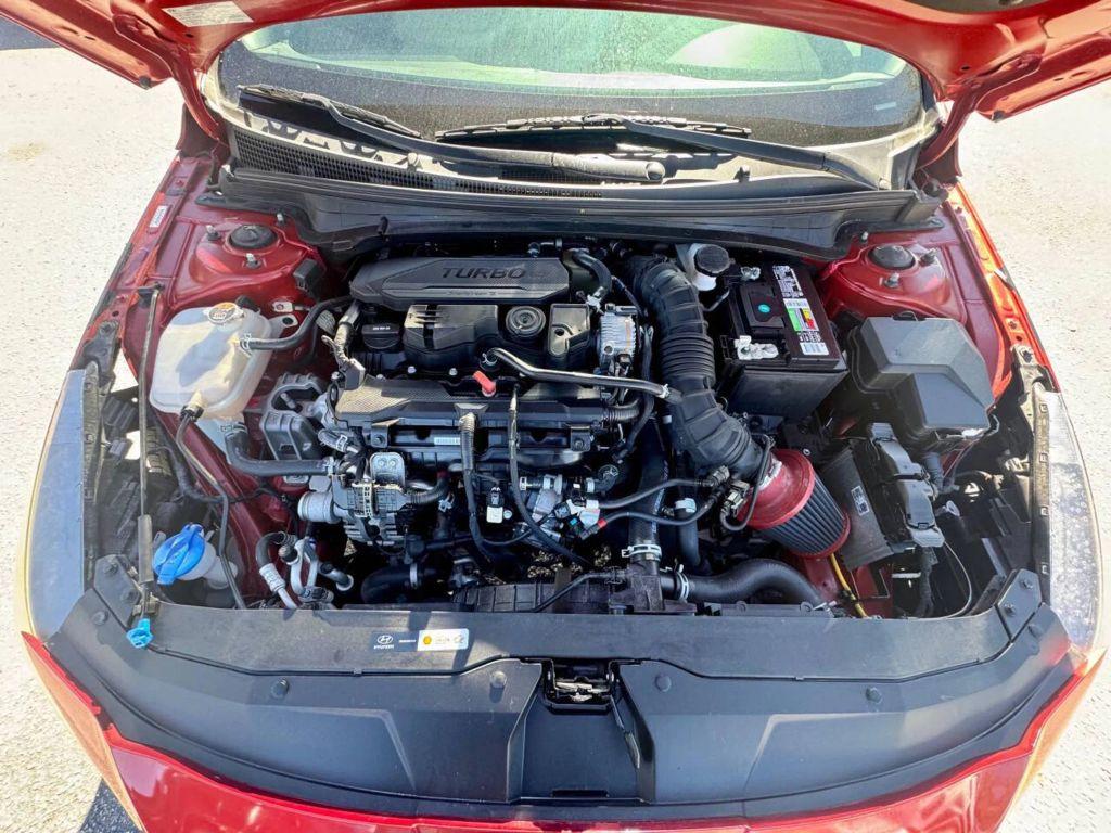 Hyundai Elantra - Thumbnail 18