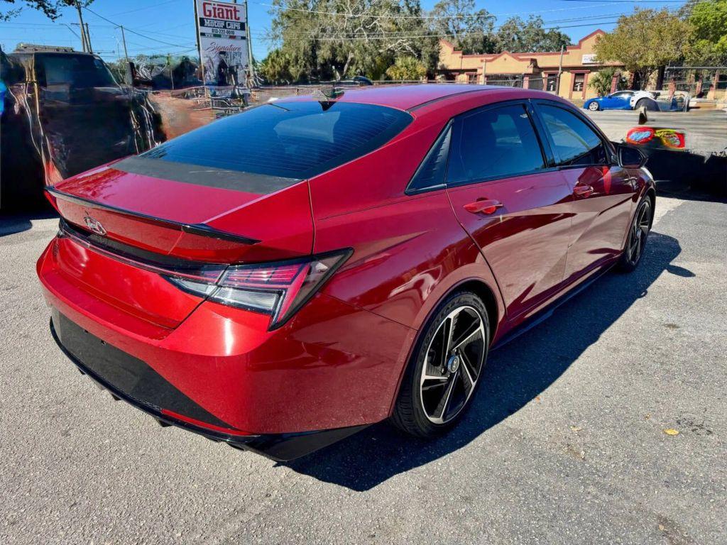 Hyundai Elantra - Thumbnail 11