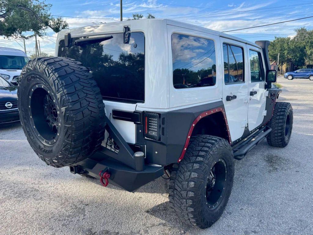 Jeep Wrangler - Thumbnail 19