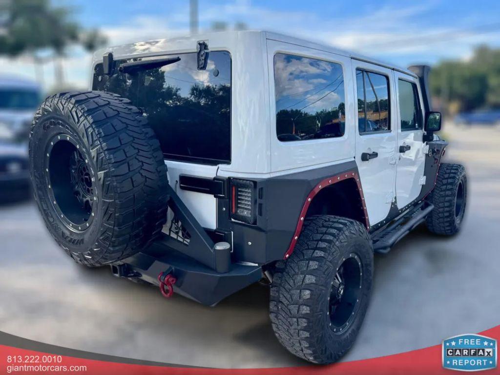 Jeep Wrangler - Thumbnail 11