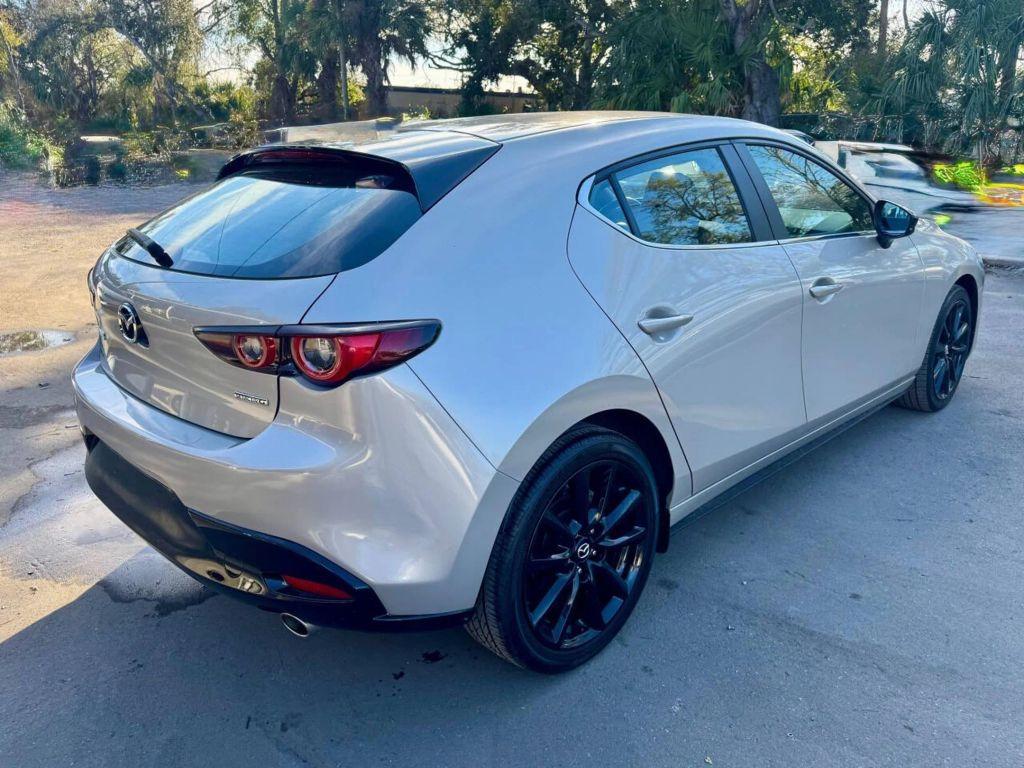 Mazda Mazda3 - Thumbnail 10