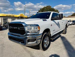 Chevrolet Silverado 1500 Crew Cab - Thumbnail 2