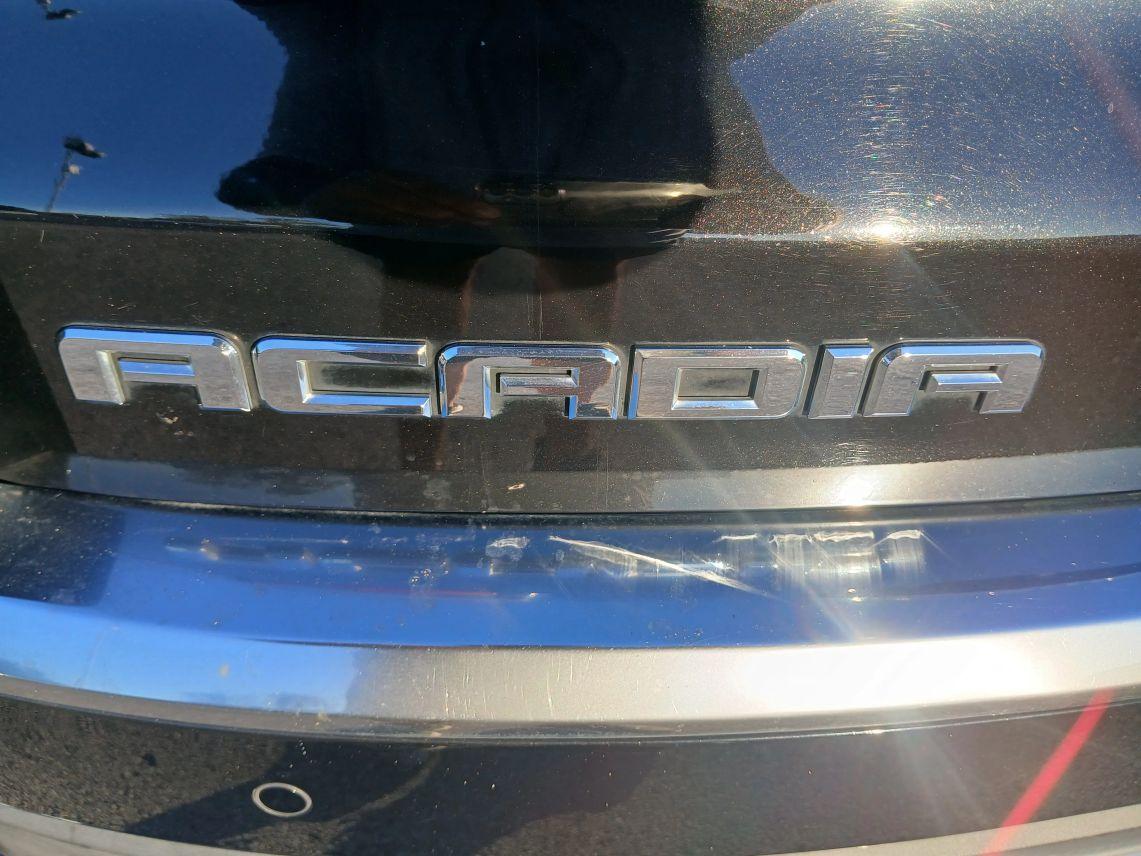 GMC Acadia - Thumbnail 12