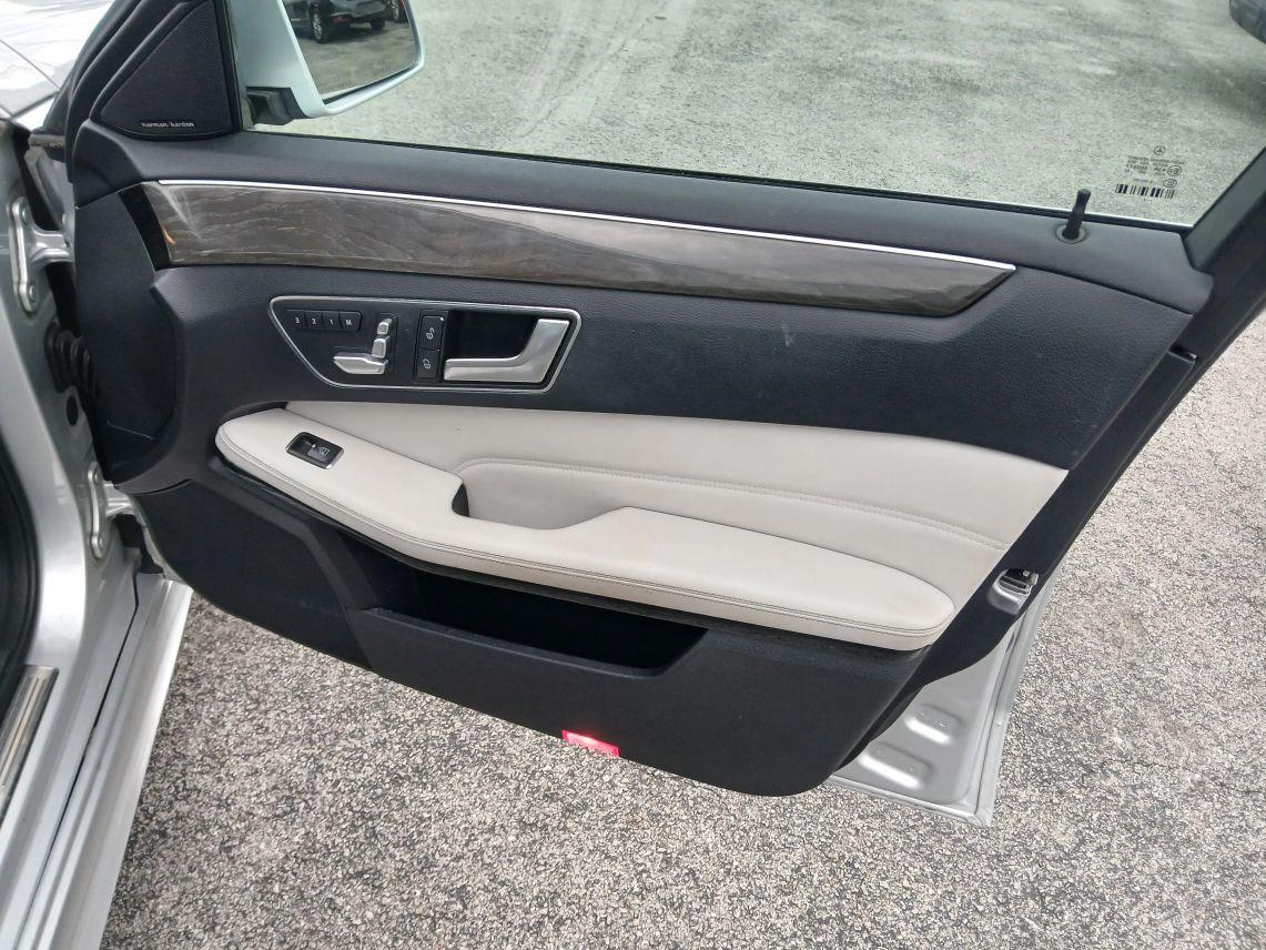 Mercedes-Benz E-Class - Thumbnail 15