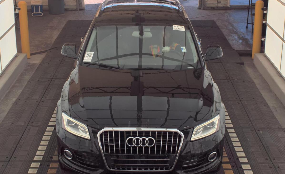 Audi Q5Quattro Premium Plus 2.0T 4Dr Suv - Thumbnail 2