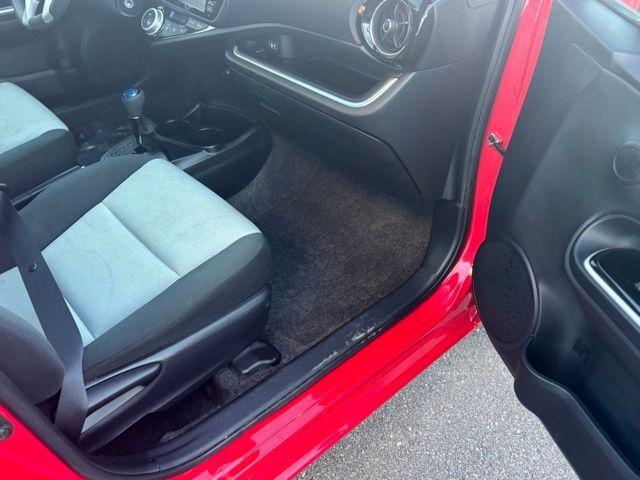 Toyota Prius c - Thumbnail 13
