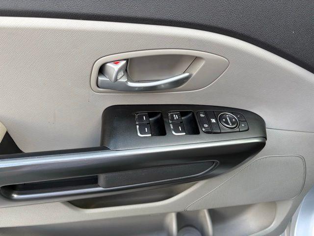 Kia Sedona - Thumbnail 13
