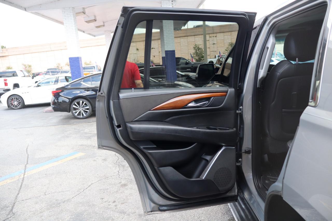 Cadillac Escalade2Wd 4Dr Luxury - Thumbnail 14