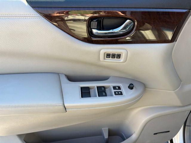 Nissan Quest - Thumbnail 13