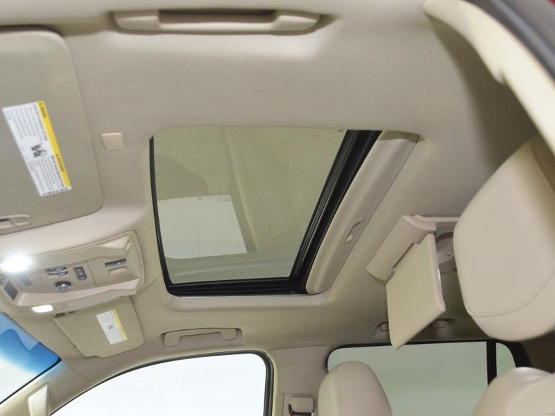 Cadillac Escalade Premium Luxury 4Wd With / Lpo *4Wd*Radiant &Amp; Performance Brake Pkgs* 20,700 Mi* - Thumbnail 18