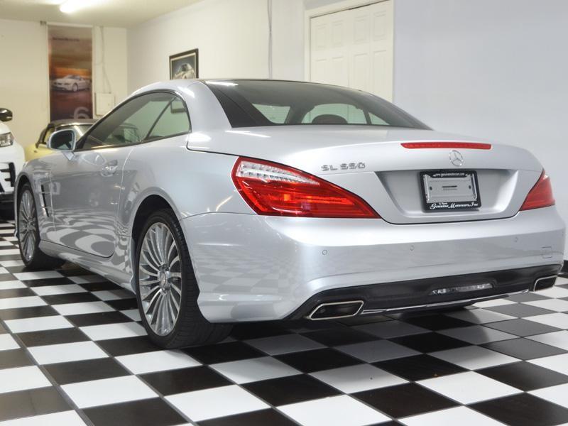 Mercedes-Benz Sl 550 *4.7 V8*Driver Assist*19&Quot; Wheels*25K Miles*Fl Car* - Thumbnail 7