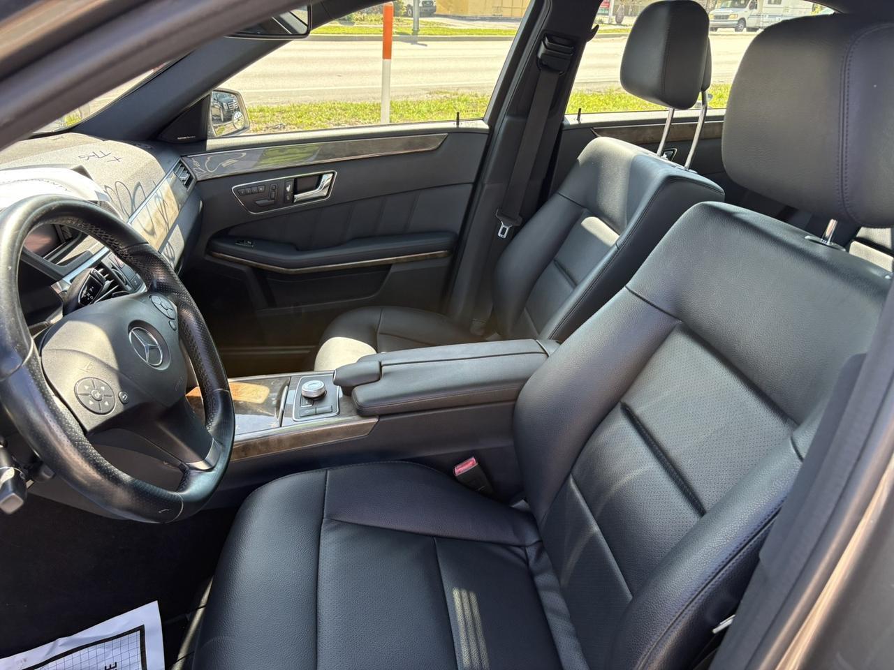 Mercedes-Benz E-Class - Thumbnail 6