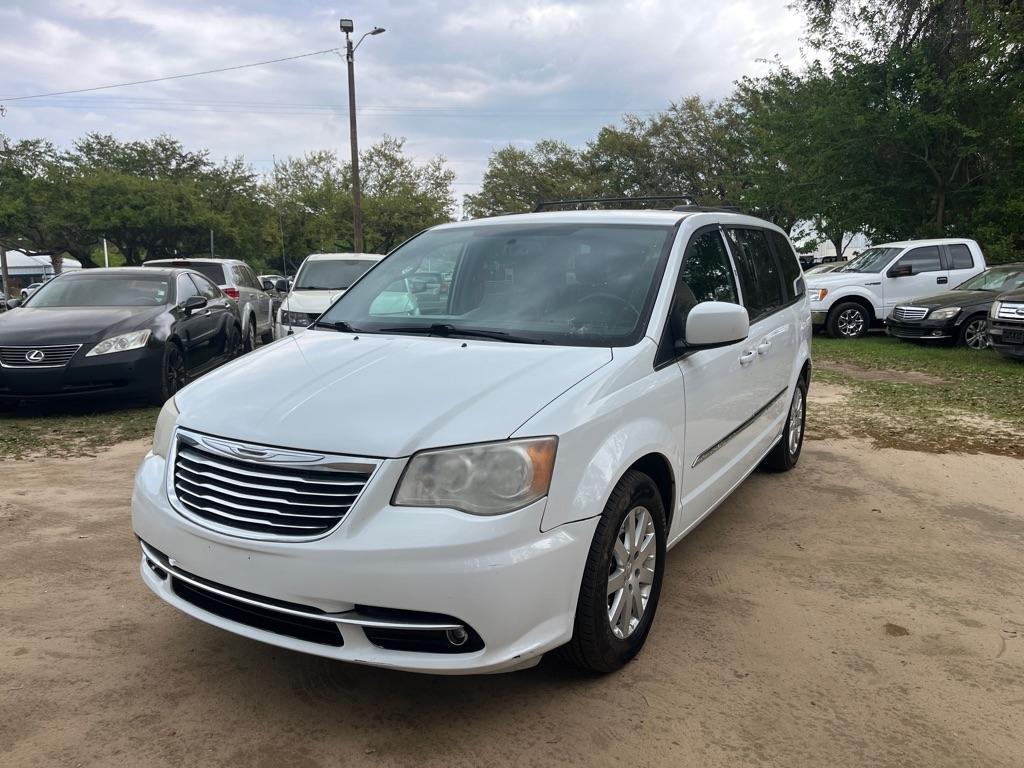 Chrysler Town & Country Touring - Thumbnail 3