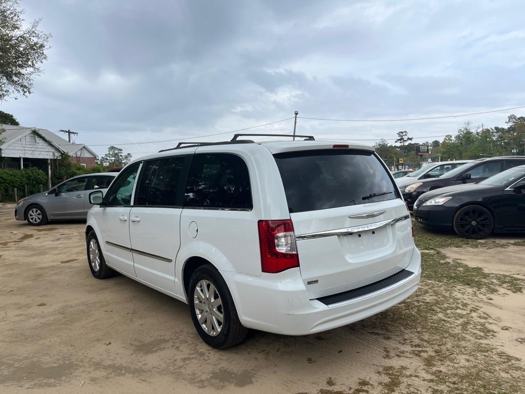Chrysler Town & Country Touring - Thumbnail 5