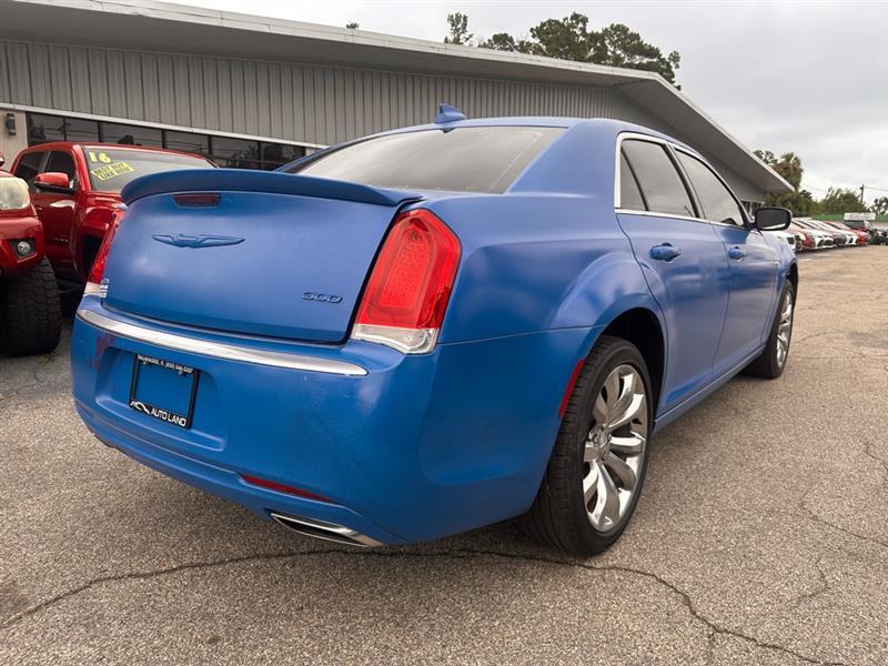 Chrysler 300Touring - Thumbnail 4