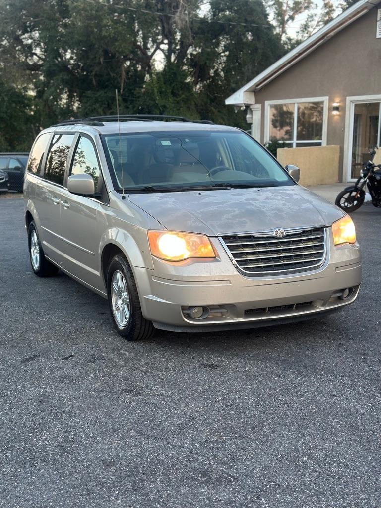 Chrysler Town & Country4Dr Wgn Touring - Thumbnail 2