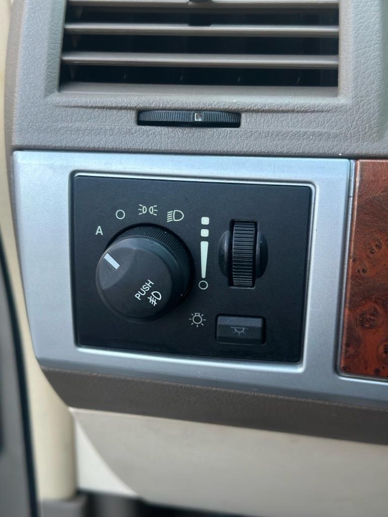 Chrysler Town & Country4Dr Wgn Touring - Thumbnail 14