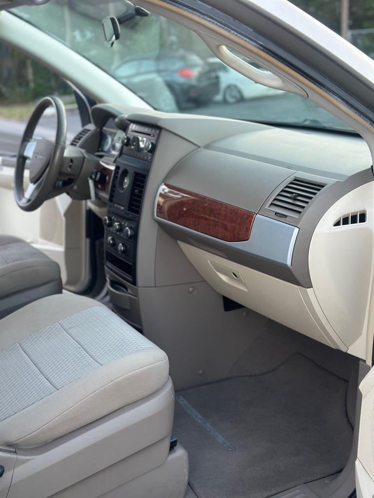 Chrysler Town & Country4Dr Wgn Touring - Thumbnail 16